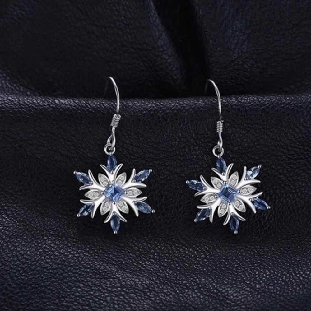 925 Sterling Silver Snowflake Shape Earrings Set